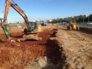 Urbanización de centro de bricolaje AKI en (Cáceres)